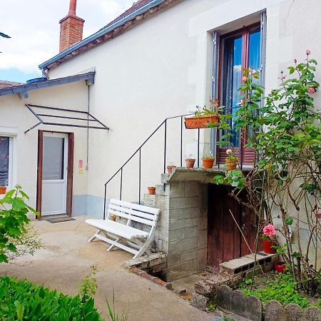 Petite Maison Etape Loire A Velo Ou Compostelle Mosnes Ngoại thất bức ảnh